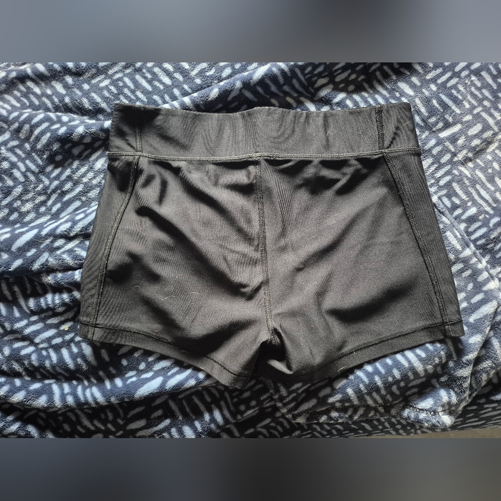 Under Armor Compression Shorts - Picture 3 of 3